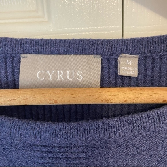 Cyrus Blue Ribbed Long Sleeve Sweater Stitching Detail Medium - Picture 4 of 8